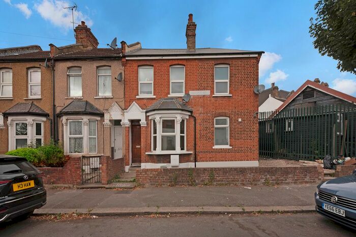 1 Bedroom Flat To Rent In Hamilton Road, London, E17