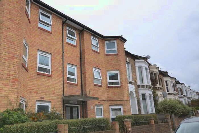 1 Bedroom Flat To Rent In Shenley Road, Camberwell, London, SE5