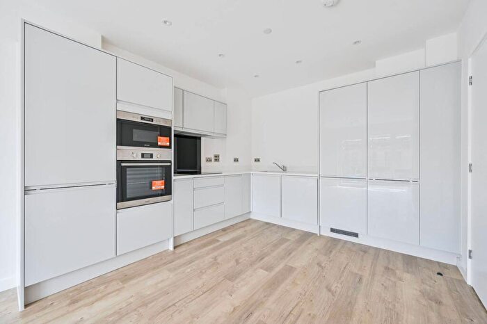 2 Bedroom Flat To Rent In Dock, Woolwich, London, SE28