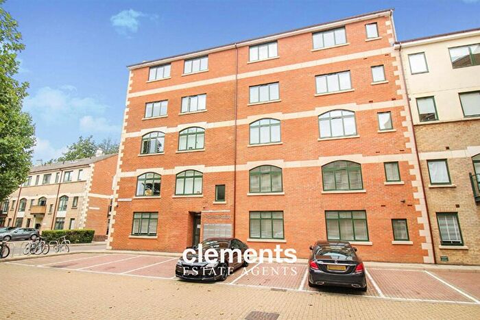 1 Bedroom Flat To Rent In Clifton Court, Hemel Hempstead, HP3