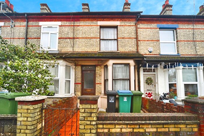 2 Bedroom Terraced House For Sale In St. Marys Road, Watford, WD18