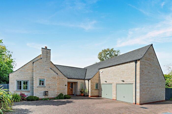 5 Bedroom Detached House For Sale In Martins Way, Orton Waterville, Peterborough, PE2