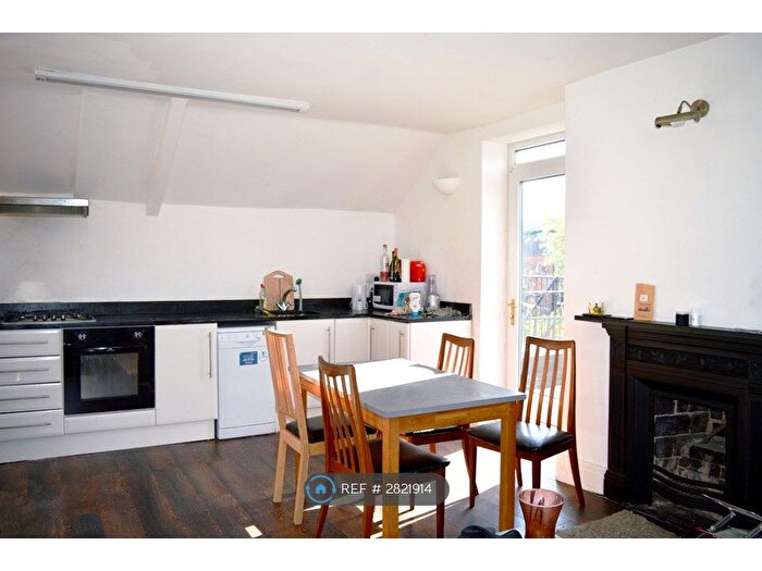 4 Bedroom Maisonette To Rent In Grosvenor Place, Newcastle Upon Tyne, NE2