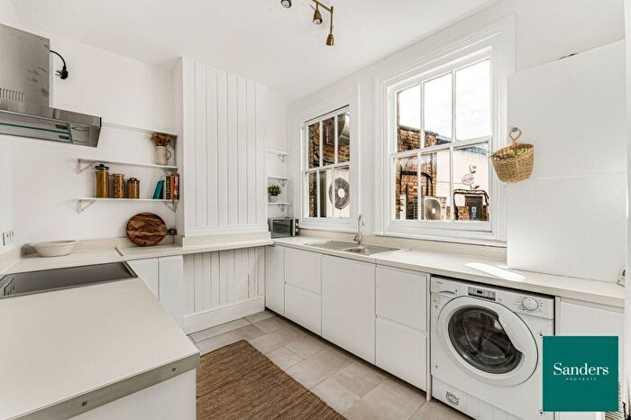 2 Bedroom Flat To Rent In Terrets Place, Islington, London, N1