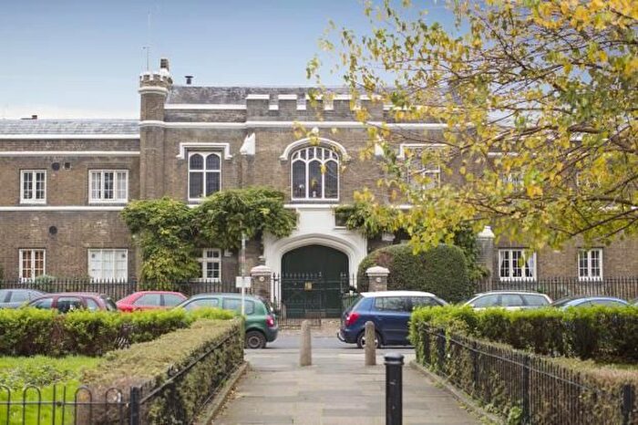 1 Bedroom Flat To Rent In Sedgemoor Place, Peckham, SE5