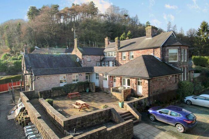 2 Bedroom Flat For Sale In Lakeland Lodge, Rudyard, Staffordshire, ST13