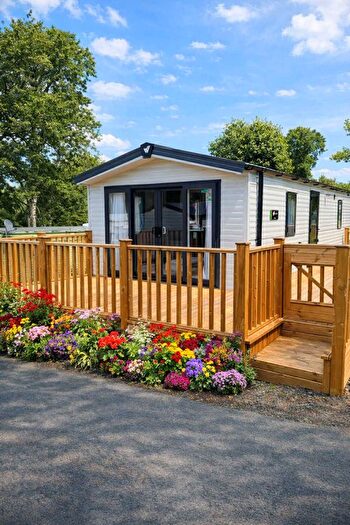 2 Bedroom Lodge For Sale In Upper Chapel Road, Garth, Builth Wells Llangamarch Wells, LD4