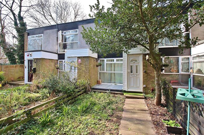 2 Bedroom Terraced House To Rent In Wheatlands, Hounslow, TW5