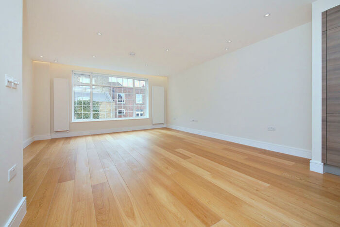 2 Bedroom Property To Rent In Beechcroft Avenue, London, NW11