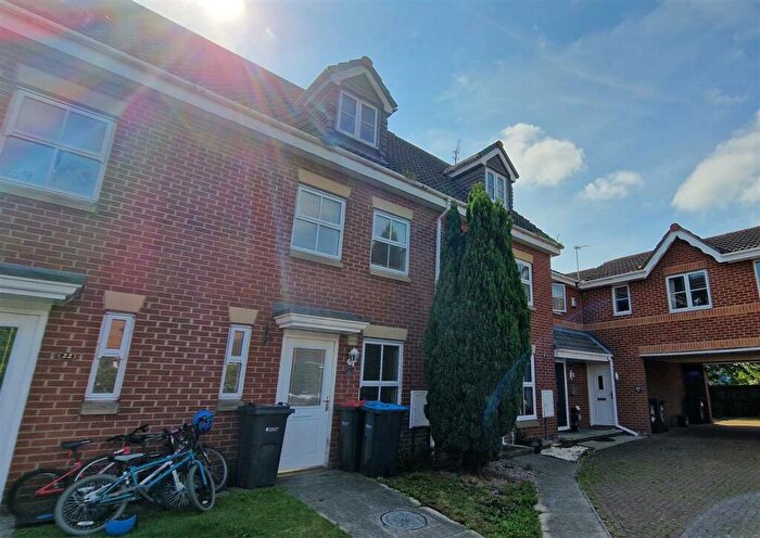 3 Bedroom Mews To Rent In Thirlmere Close, Winsford, CW7