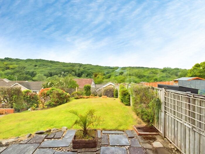 3 Bedroom Semi-Detached House To Rent In Gwern Einon Road, Derwen Fawr, Swansea, SA2