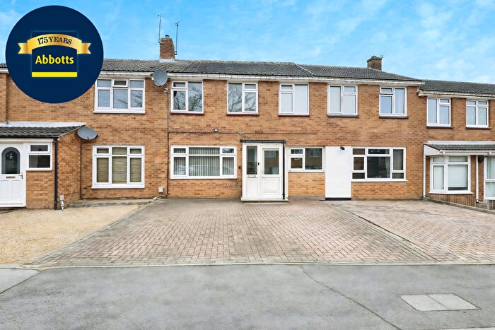 3 Bedroom Terraced House To Rent In Latchetts Shaw, Kingswood -, SS16