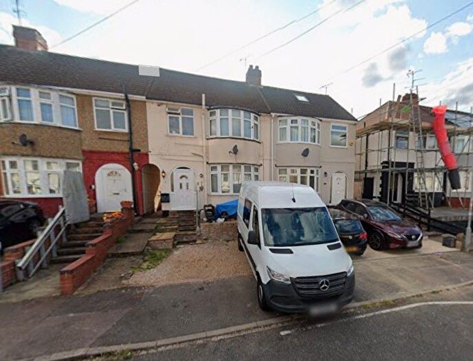 3 Bedroom Property To Rent In Shelley Road, Luton, LU4