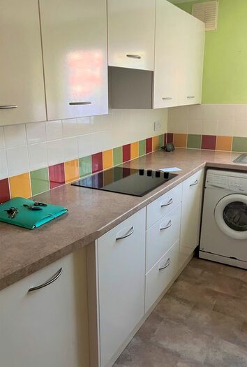 2 Bedroom Flat To Rent In Cranleigh Rise, Rumney, Cardiff, CF3