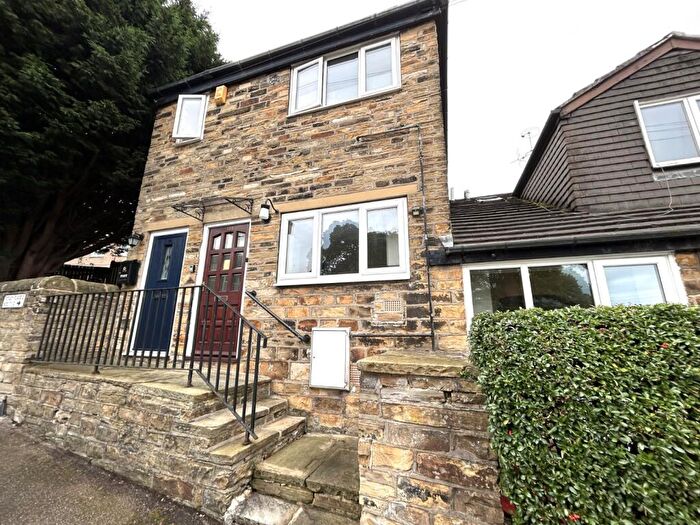 Flat To Rent In Tetley Place, Bradford, BD2