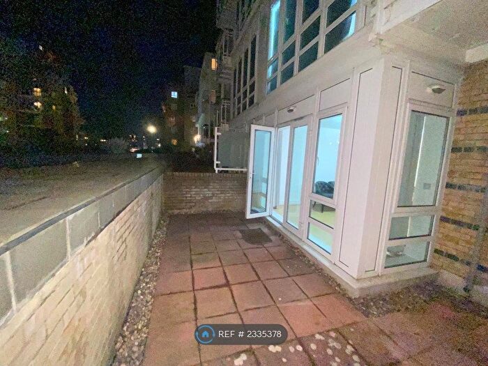 1 Bedroom Flat To Rent In St. Davids Square, London, E14