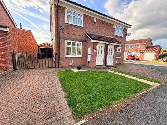 2 Bedroom Semi-Detached House For Sale In Hunters Green, Dinnington, S25