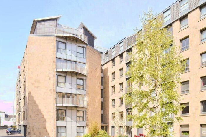 2 Bedroom Flat To Rent In East London Street, EH7