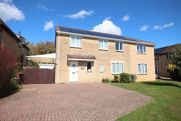 5 Bedroom Detached House For Sale In Chamberlain Road, Chippenham, SN14