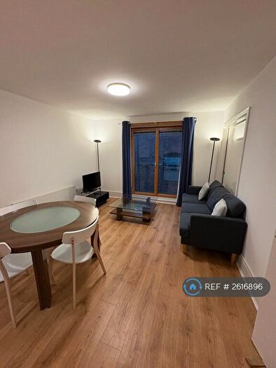 2 Bedroom Flat To Rent In The Foundry, Manchester, M1