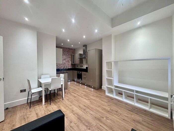 2 Bedroom Apartment To Rent In Wheeler Gate House, City Centre, NG1