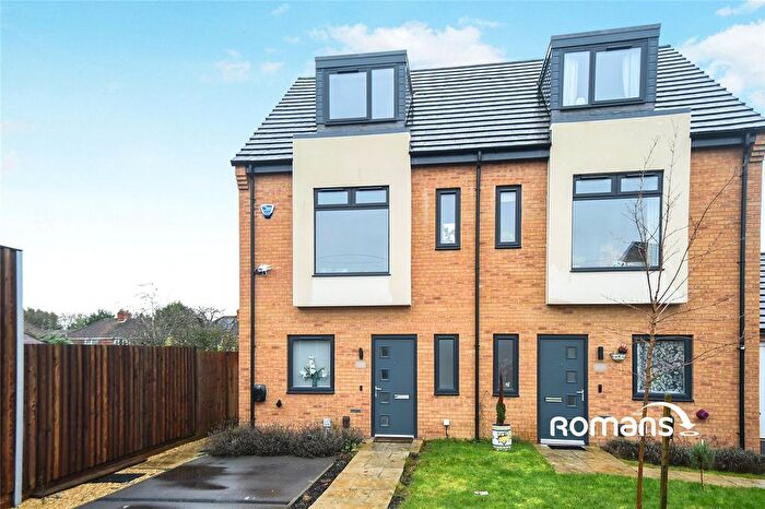 4 Bedroom Detached House To Rent In New Dawn Place, Swindon, Wiltshire, SN1