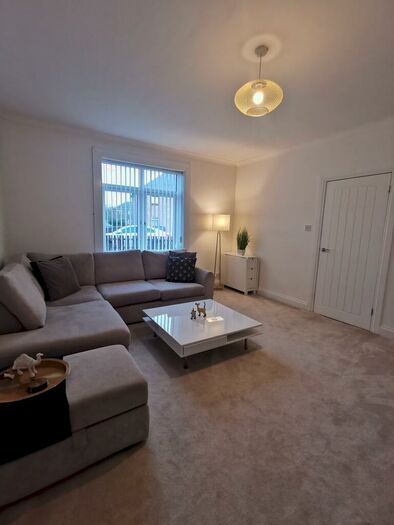 2 Bedroom Flat To Rent In Burns Crescent, Girdle Toll Irvine, KA11