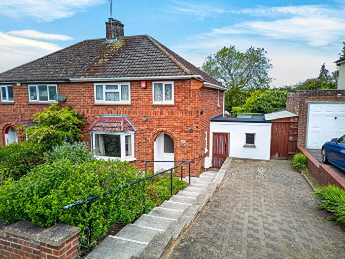 3 Bedroom Semi Detached House For Sale In Kingsway, Wellingborough, NN8