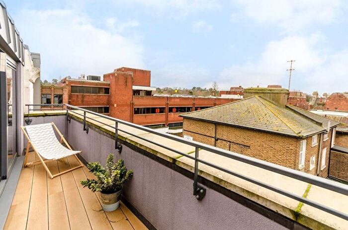 1 Bedroom Flat For Sale In St Marys Road, Surbiton, KT6