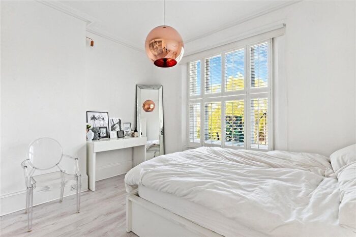 1 Bedroom Flat To Rent In Cardigan Road, Richmond, TW10