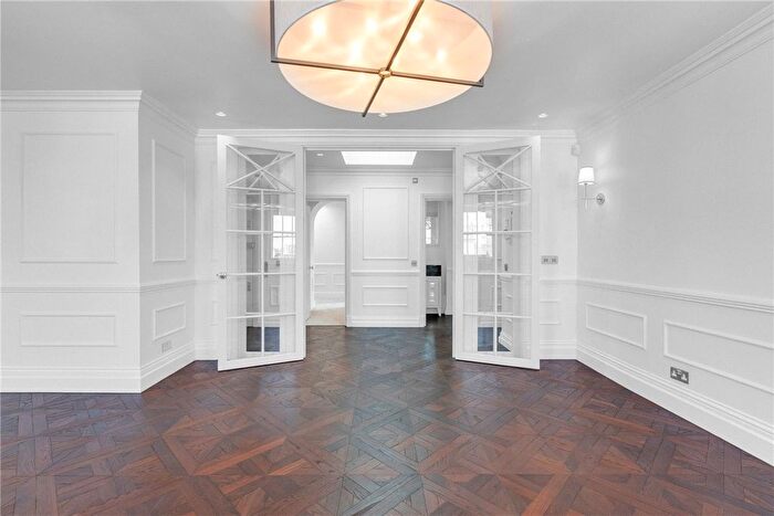 3 Bedroom Flat To Rent In Eaton Place, Belgravia, London, SW1X