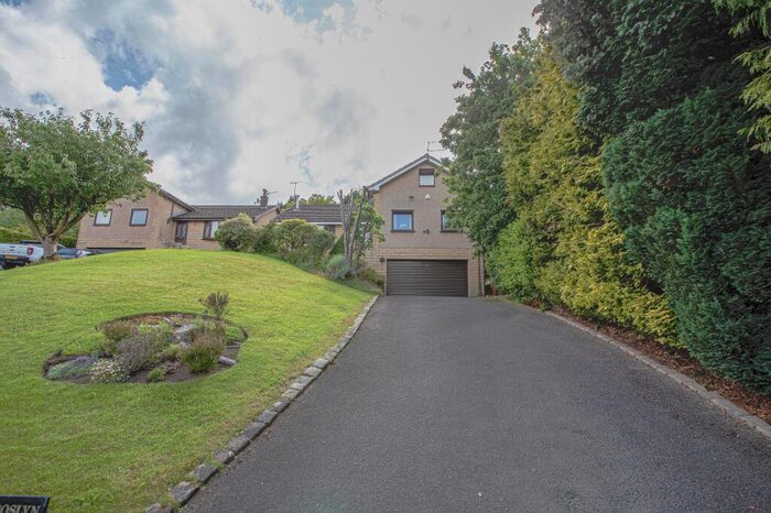 4 Bedroom Detached House For Sale In Broad Ing Close, Cliviger, BB10