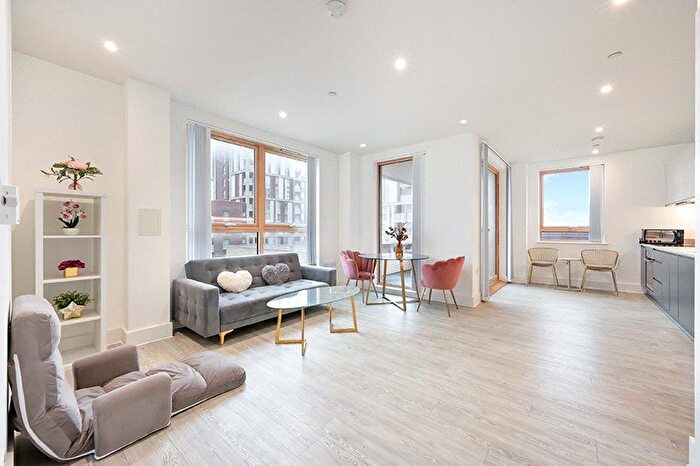 1 Bedroom Flat For Sale In Swift Court, Southmere, Thamesmead, SE2