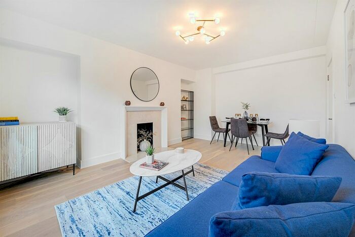 1 Bedroom Flat To Rent In Flat Richmond Court, Sloane Street, London, SW1X