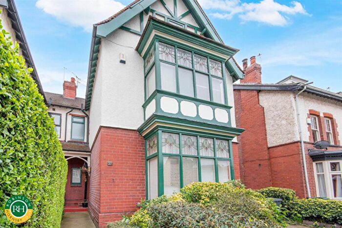 5 Bedroom Semi Detached House For Sale In Balmoral Road, Town Moor, Doncaster, DN2