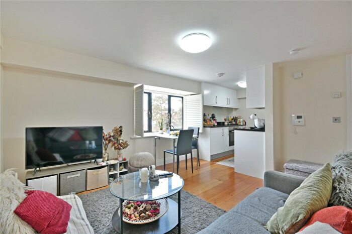 1 Bedroom Flat To Rent In High Road, Dollis Hill, NW10