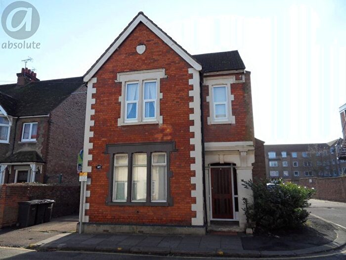 2 Bedroom Flat To Rent In St Mary's Mews, Cardington Road, Bedford, MK42