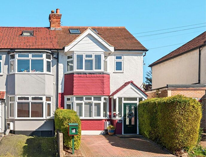 4 Bedroom Terraced House For Sale In Consfield Avenue, New Malden, KT3