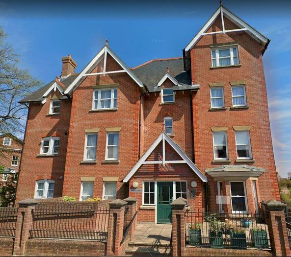 1 Bedroom Flat To Rent In Orchard House, Stone Street, Faversham, Kent, ME13