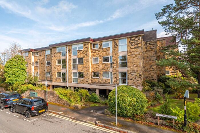 2 Bedroom Flat For Sale In Victoria Avenue, Harrogate, HG1