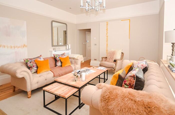 2 Bedroom Flat For Sale In Hazelmere House, Welholme Avenue, Grimsby, DN32