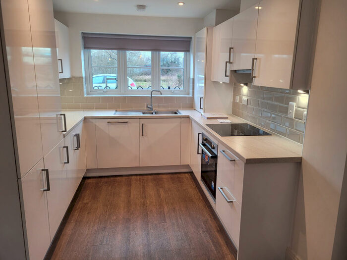 3 Bedroom House To Rent In Houghton Avenue, Berewood, PO7