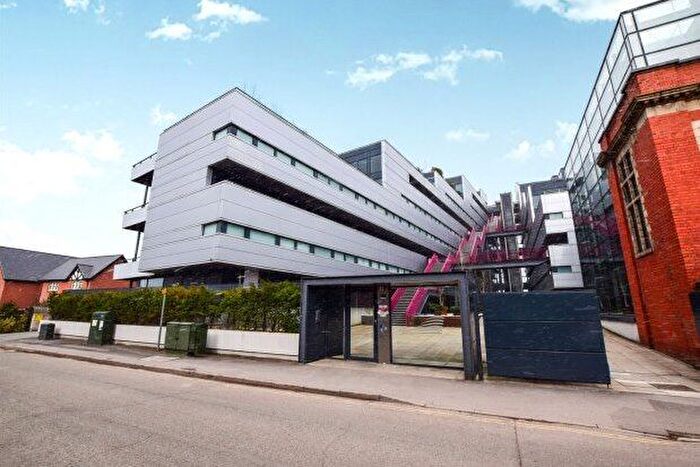 2 Bedroom Flat To Rent In Woodfield Road, Altrincham, WA14