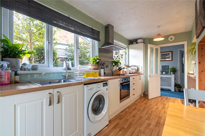 2 Bedroom Bungalow For Sale In Tennacott Heights, Bideford, EX39