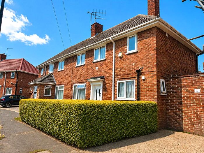 3 Bedroom Semi-Detached House For Sale In Cromwell Drive, Slough, SL1