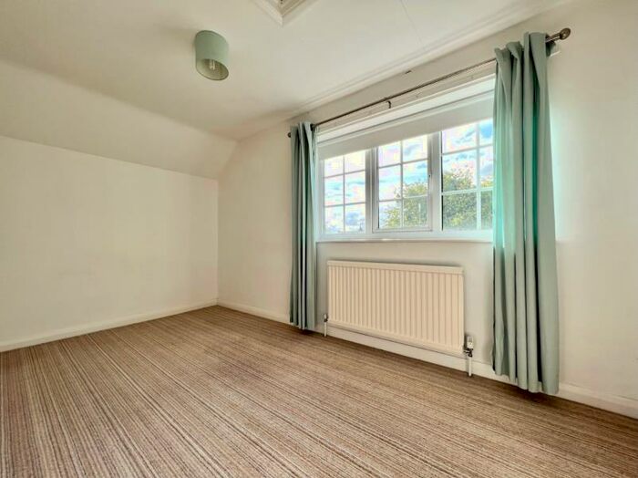 2 Bedroom Detached House To Rent In Marlborough Avenue, Hessle, HU13
