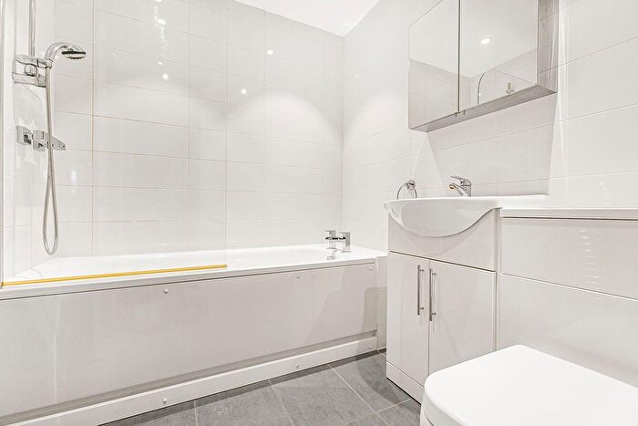 2 Bedroom Flat For Sale In Charnwood, High Road, Buckhurst Hill, IG9