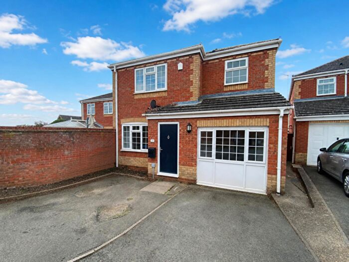 4 Bedroom Detached House For Sale In Cross Brooks, Wootton Fields, Northampton, NN4