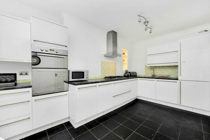 2 Bedroom Duplex To Rent In Morley Road, London, SE13