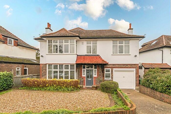 4 Bedroom Detached House For Sale In The Ridings, Surbiton, KT5